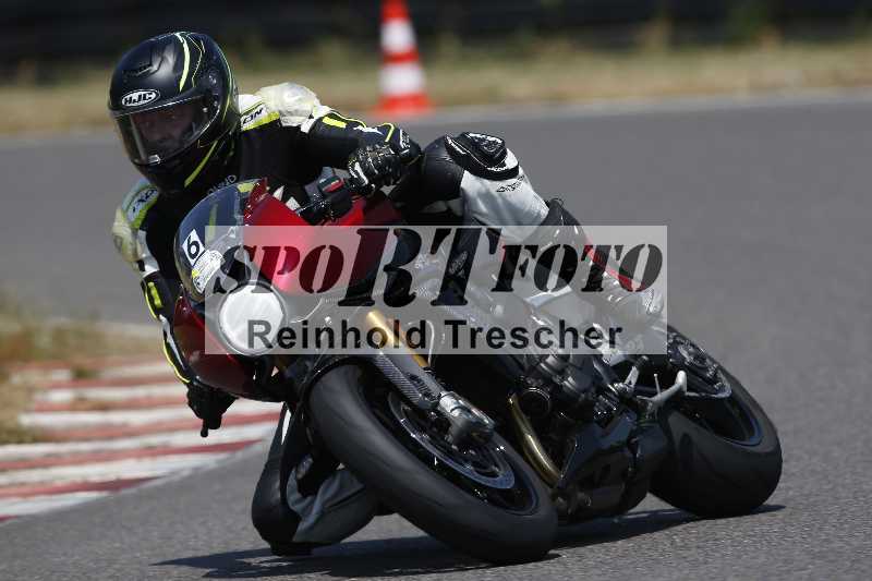 /Archiv-2023/28 05.06.2023 Moto Club Anneau du Rhin/vert-medium/6